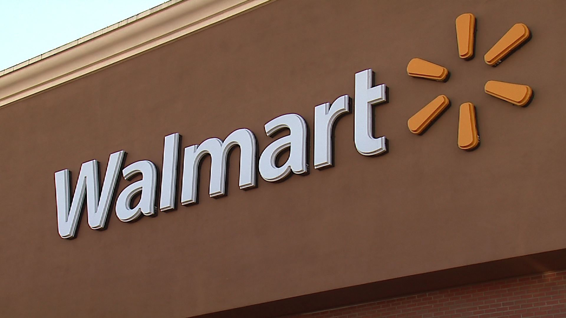 Walmart lanza nuevas marcas de ropa para mujeres, niños y tallas grandes