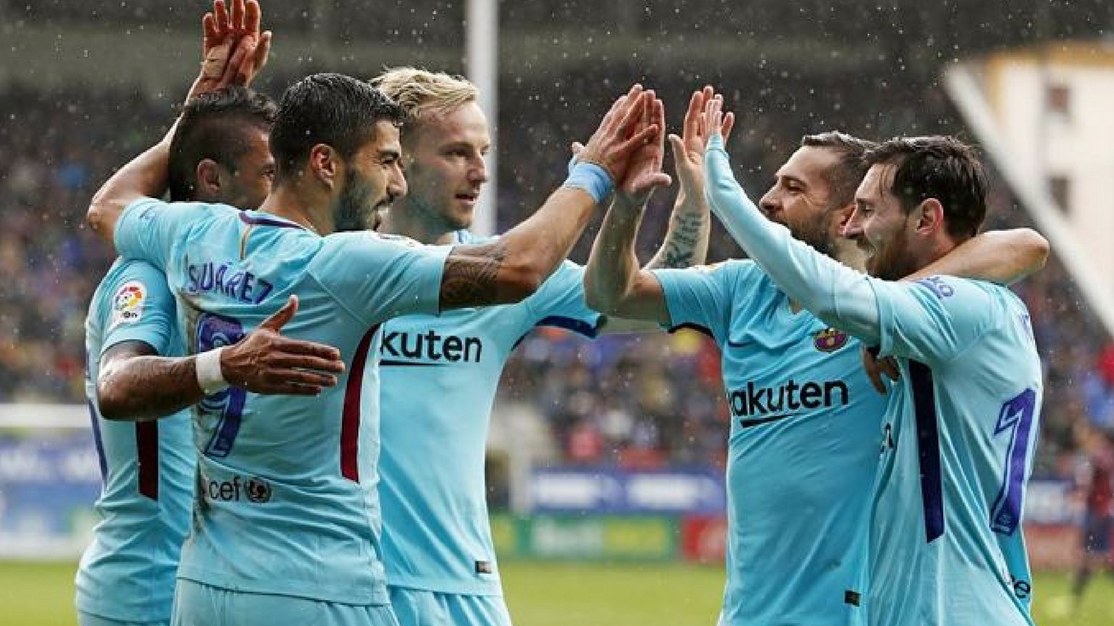 Vídeo: Messi mete mano en el 11 del Barça ante el Chelsea