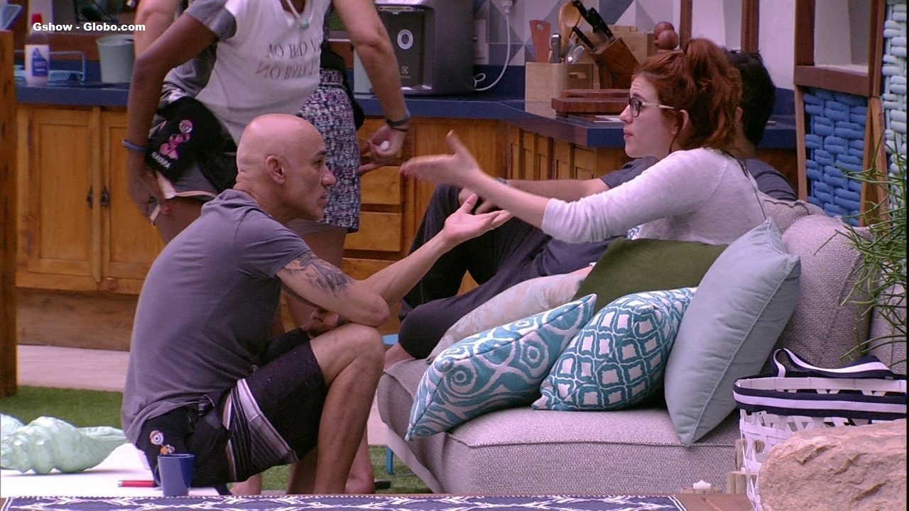 Verdadeira relação aparece: Ayrton e filha se atacam no BBB com acusações fortes