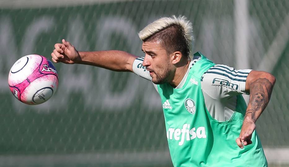 Vídeo: lateral esquerda vai mudar no Verdão