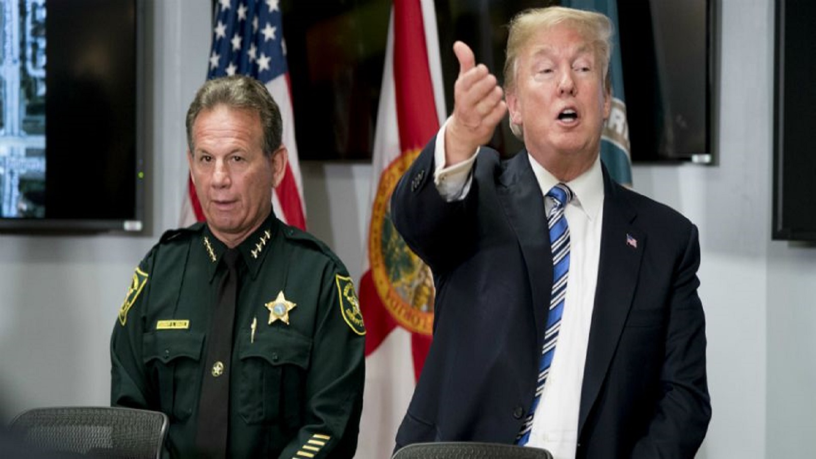 El presidente Donald Trump arremete duramente contra la policía de Parkland