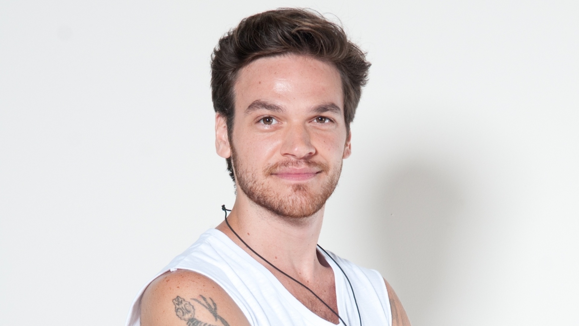 Emilio Dantas forja sua morte pelo sucesso