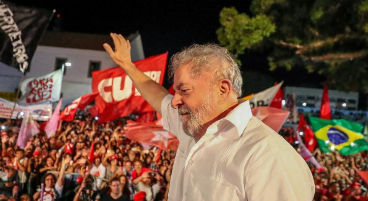 Lula elogia Michel Temer e ataca Rede Globo