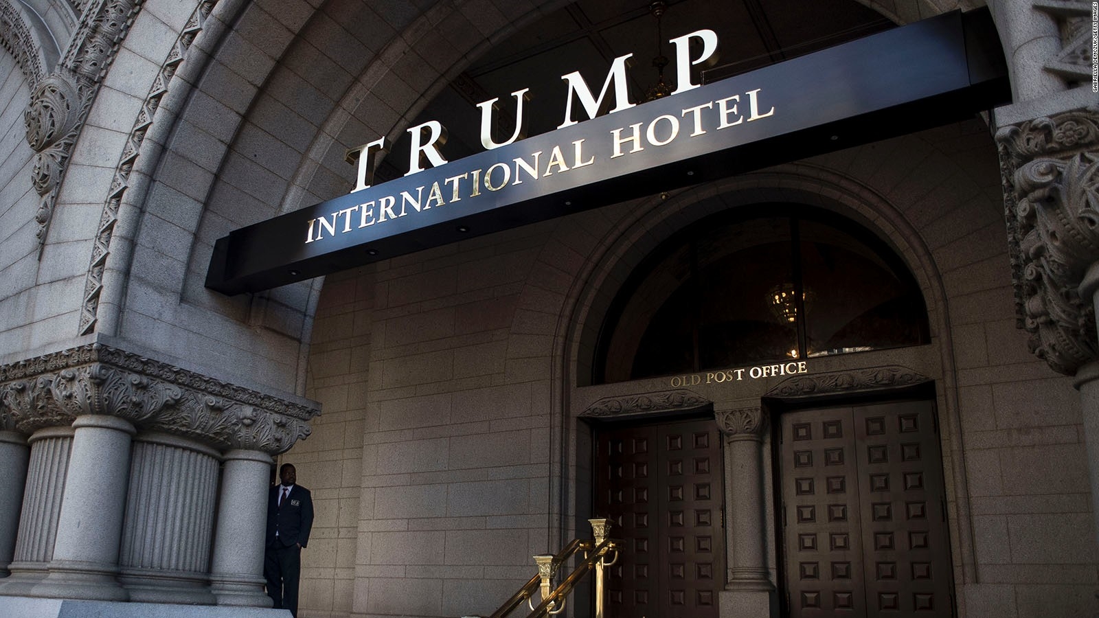 La policía panameña esposará a un guardia en el hotel Trump