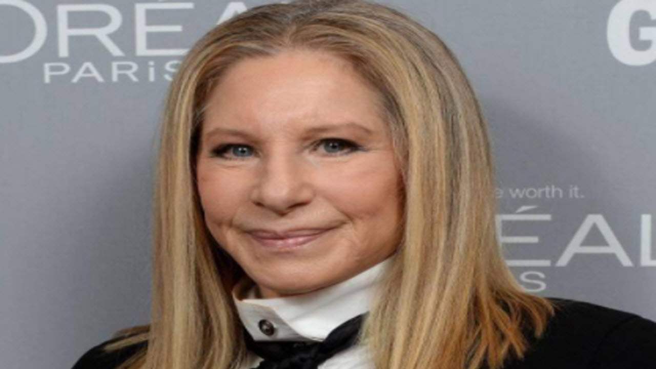Polemiche contro Barbra Streisand, dopo aver fatto clonare il suo cane