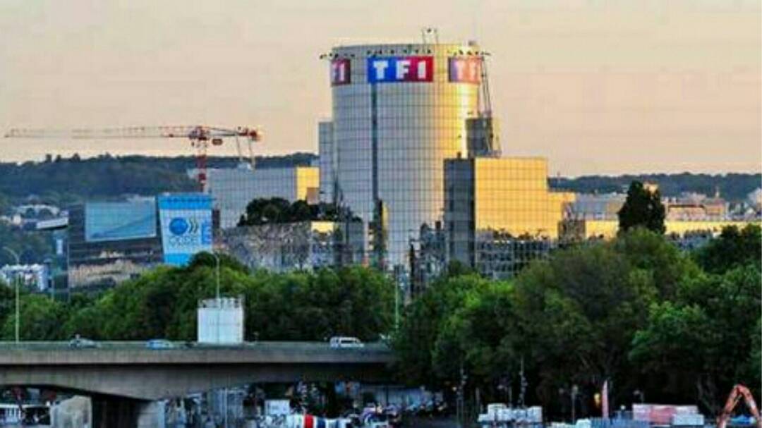 Canal+ coupe le signal de TF1 et attaque en justice