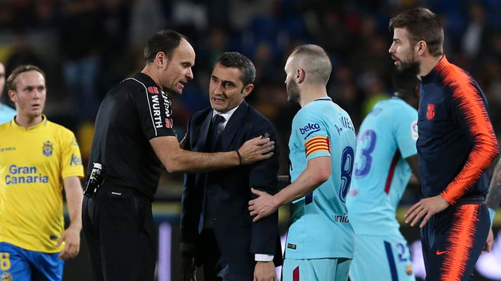 BARÇA: Gerard Piqué indignado con el arbitraje en Las Palmas