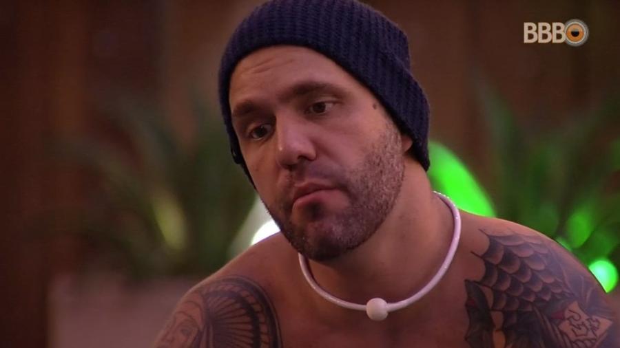 Brother descabela o palhaço no BBB