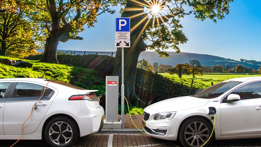 Los coches híbridos no consumen menos diesel y motores de gasolina