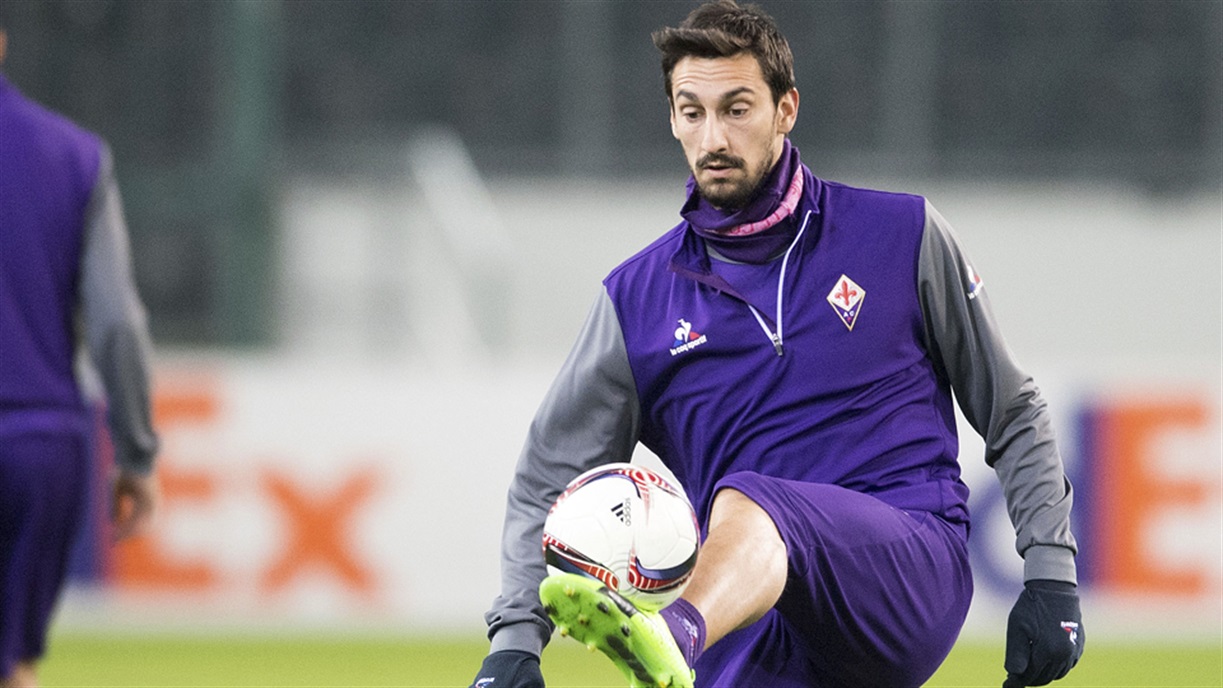 Fiorentina y Cagliari retiran la camiseta número 13 de Davide Astori