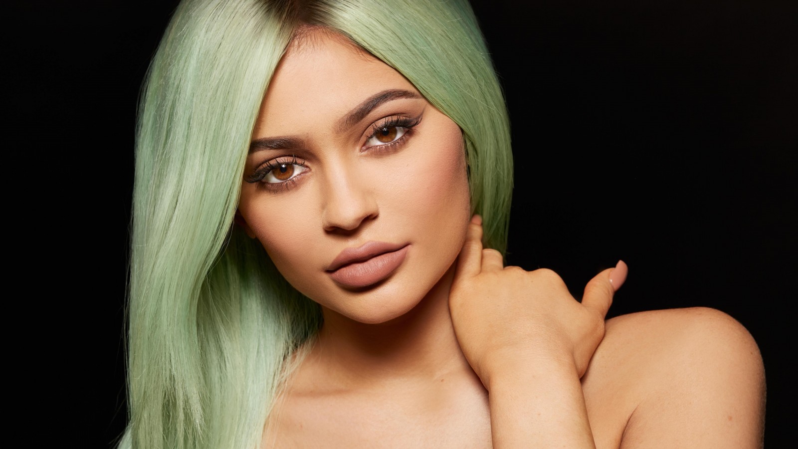 Video: Kylie Jenner La banda personalizada de oro y diamantes