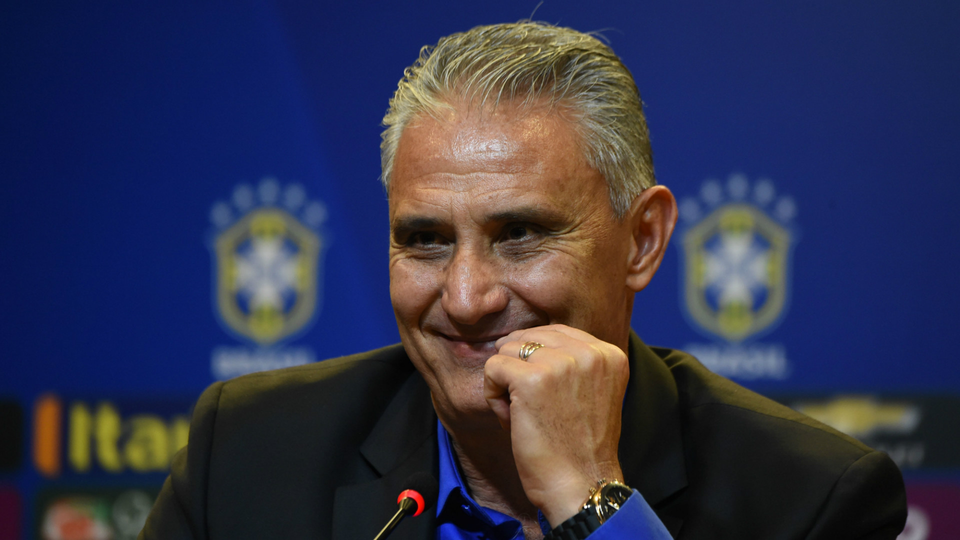 Tite divulga convocação para os próximos amistosos