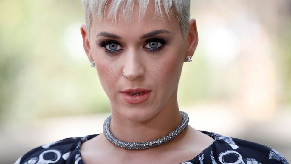 El juicio que Katy Perry llevaba contra unas monjas termina con una muerte