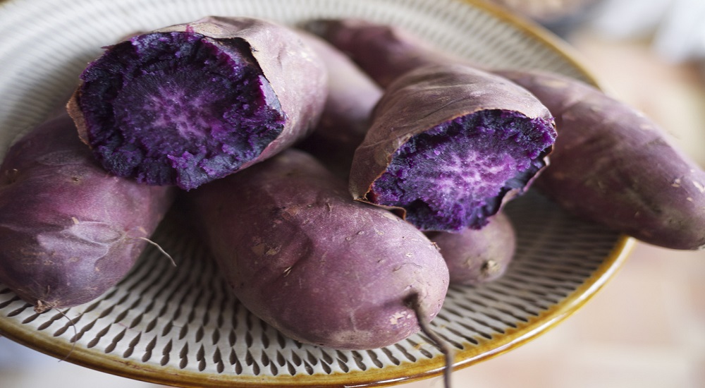 ¡Papas azules, espárragos y tomates!. Combinación ganadora