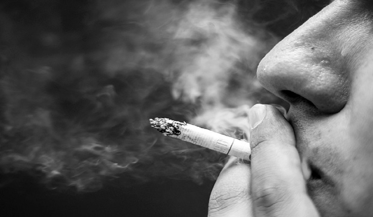 Após fumar maconha, filha arranca os olhos da própria mãe