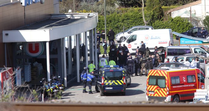 Attaques terroristes à Trèbes : Les habitants rendent hommage aux victimes