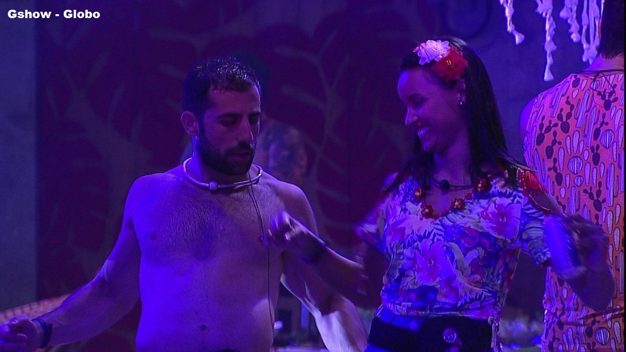 BBB18: guerra entre favoritos; Gleici manda indireta para Kaysar