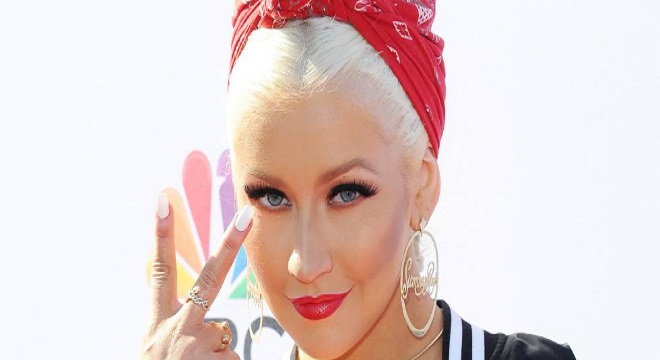 Christina Aguilera cambia su look