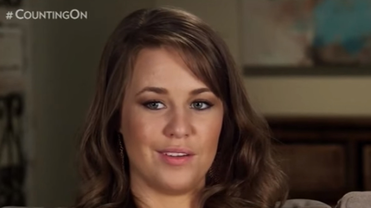 Jana Duggar still lives with the little kids, so what's going on?