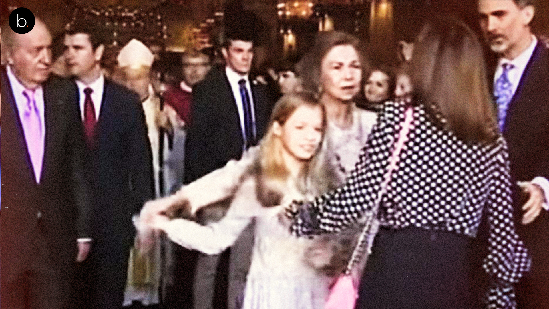 Crece el escándalo: la realeza apoya a Doña Sofía y declara la guerra a Letizia