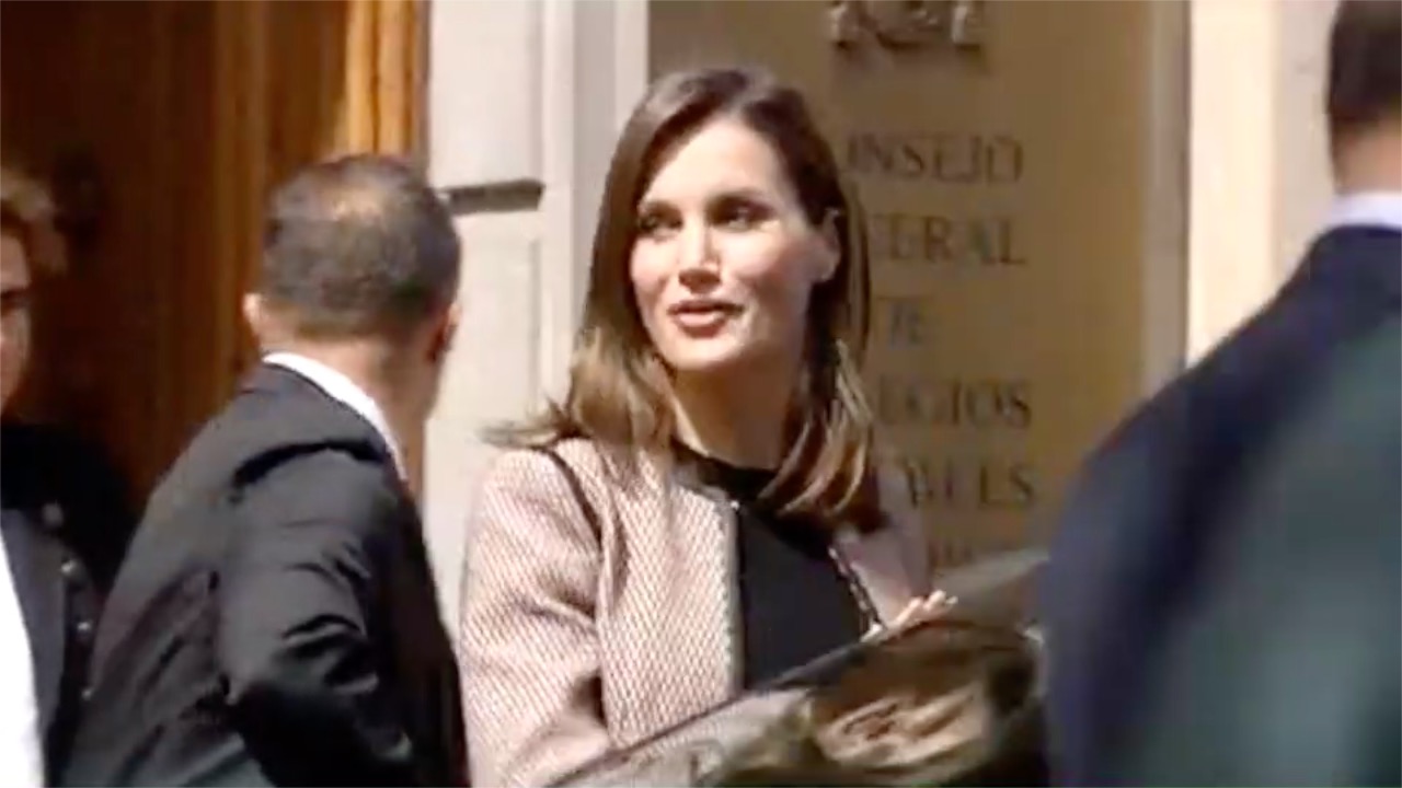 Conmoción tras los graves insultos hacia Letizia en plena calle tras la bronca