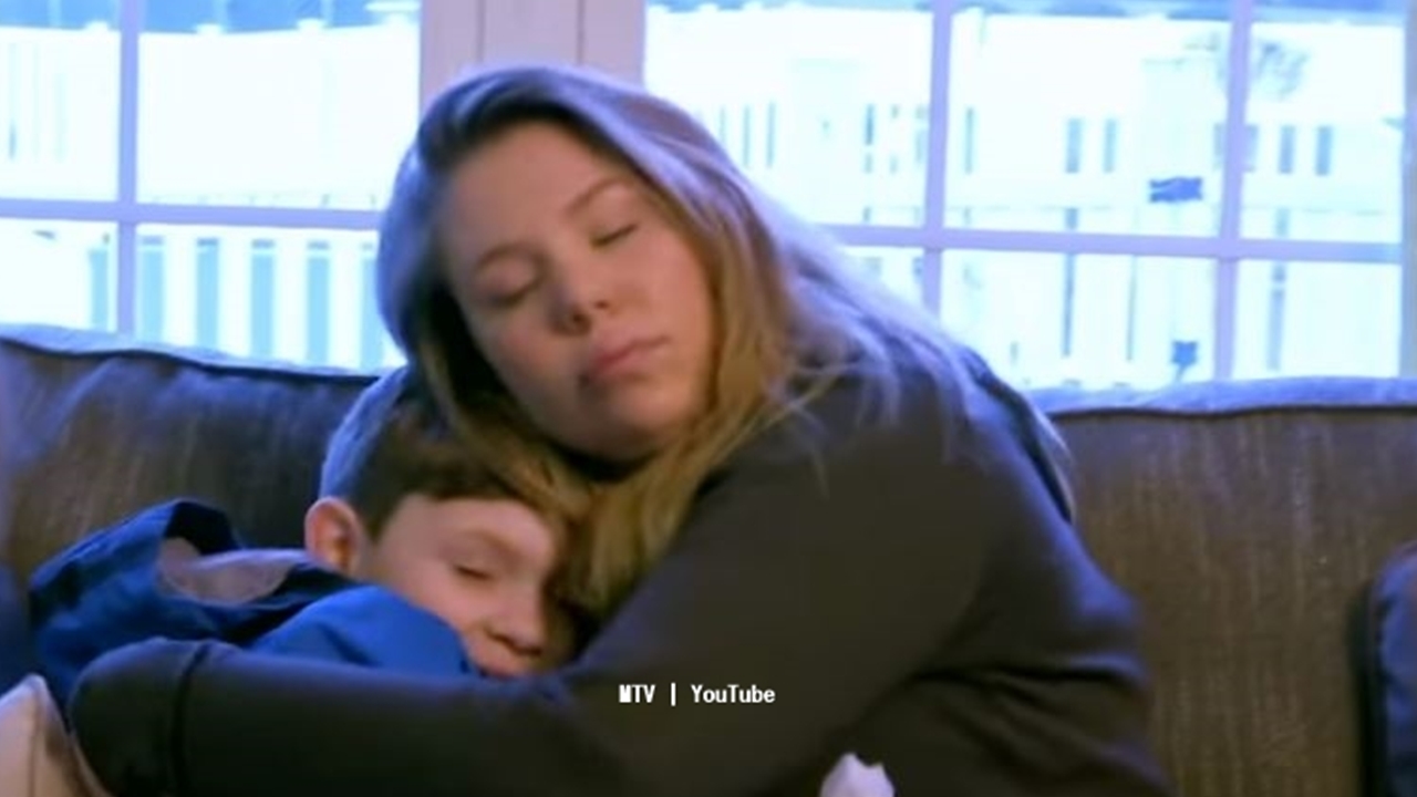 Nope, Kailyn and Javi are not together and she has a new love