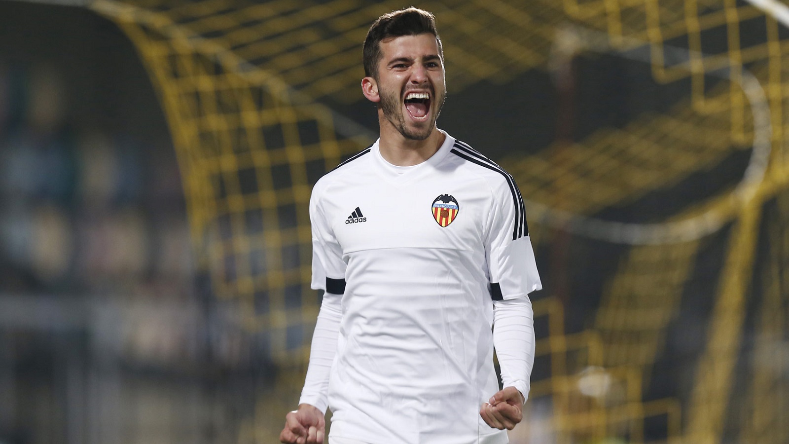 Real Madrid con rivales en la carretera