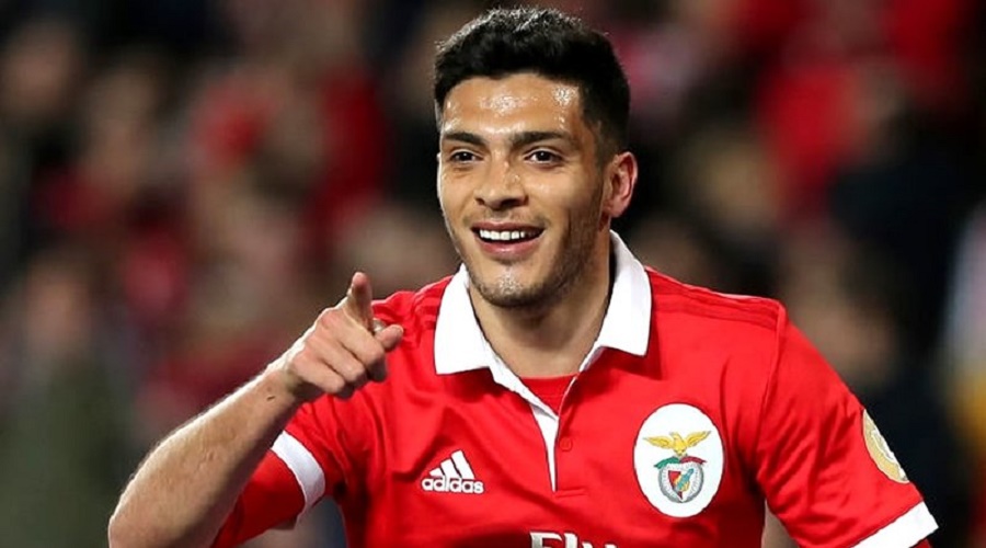 El delantero mexicano Raúl Jiménez es un salvador