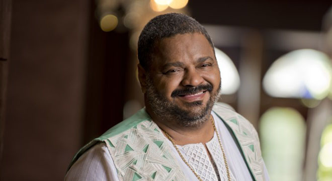 Vídeo: Família revela 1ª foto de Arlindo Cruz após um ano internado e comove