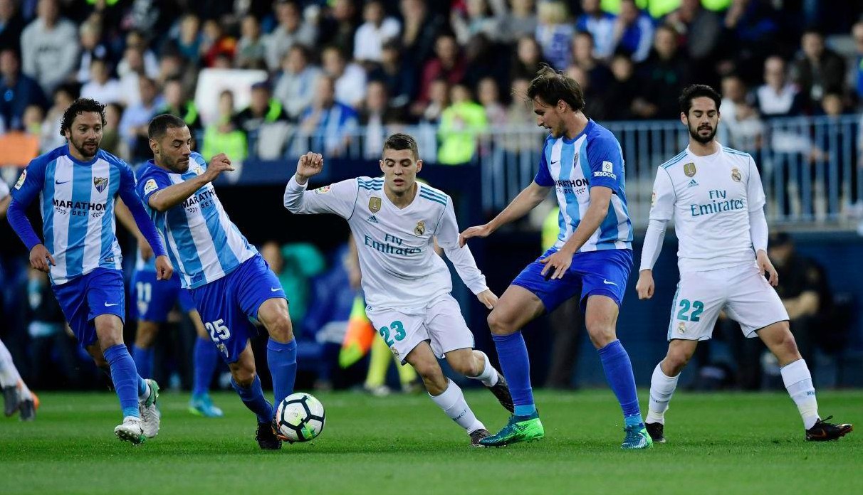 Real Madrid ascendió al tercer puesto al ganar en Málaga