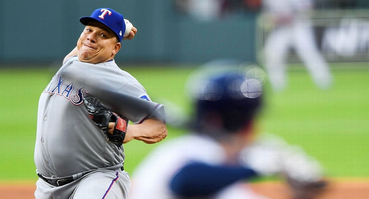 Bartolo Colon lanza perfecto hasta el octavo en la victoria de los Rangers