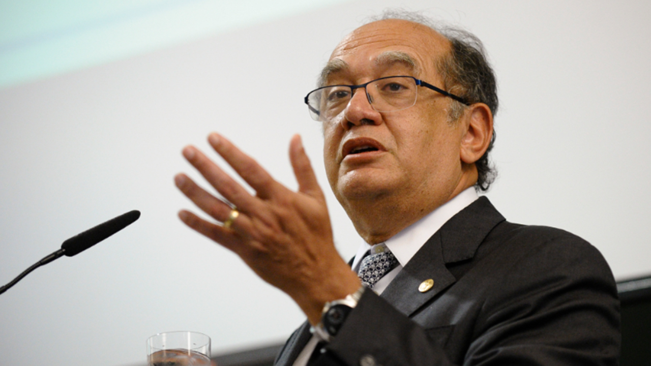Gilmar Mendes é criticado por Carlos Fernando dos Santos Lima