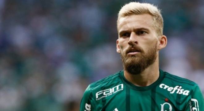 Tite vê má atuação de Lucas Lima