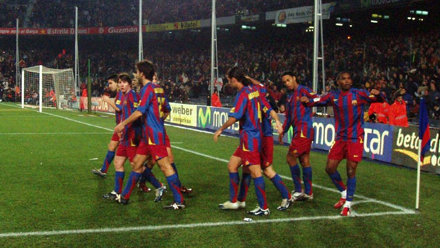 Ernesto Valverde: entrenador del Barcelona considerando futuro en el club