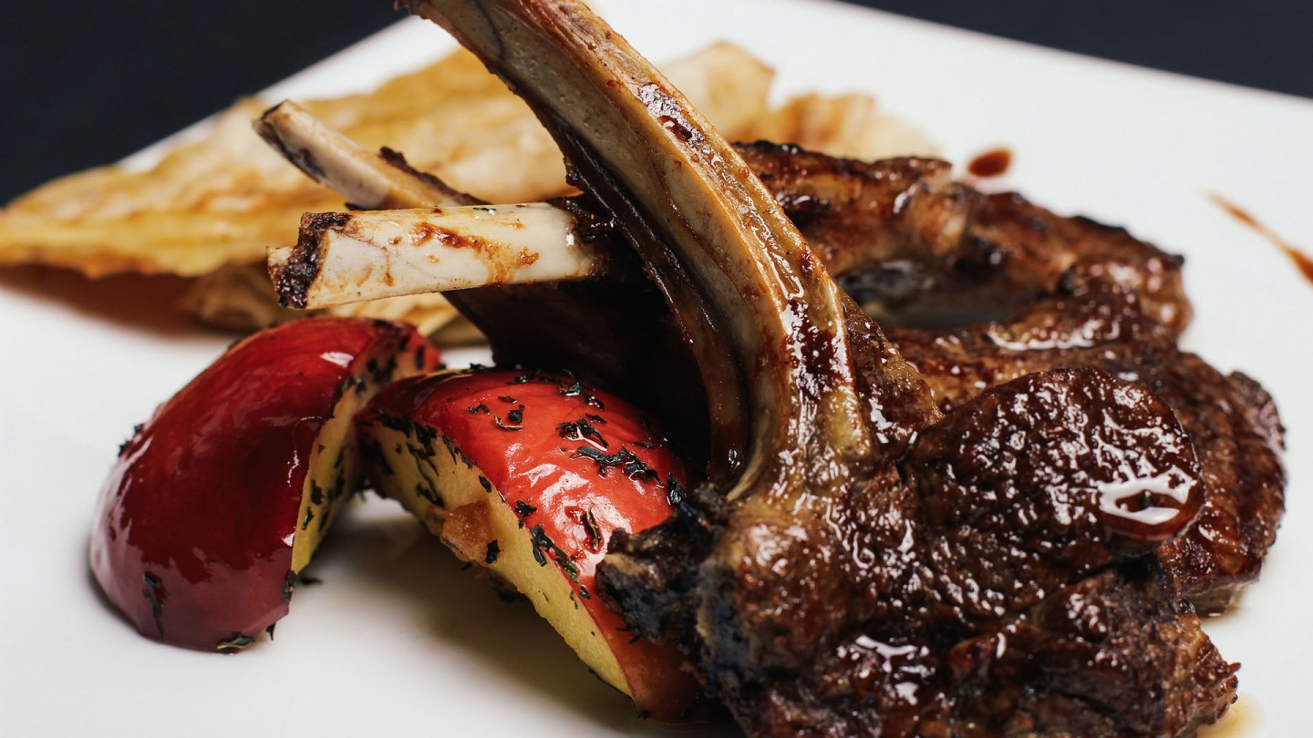 Asado de cordero con salsa Mint Gravy