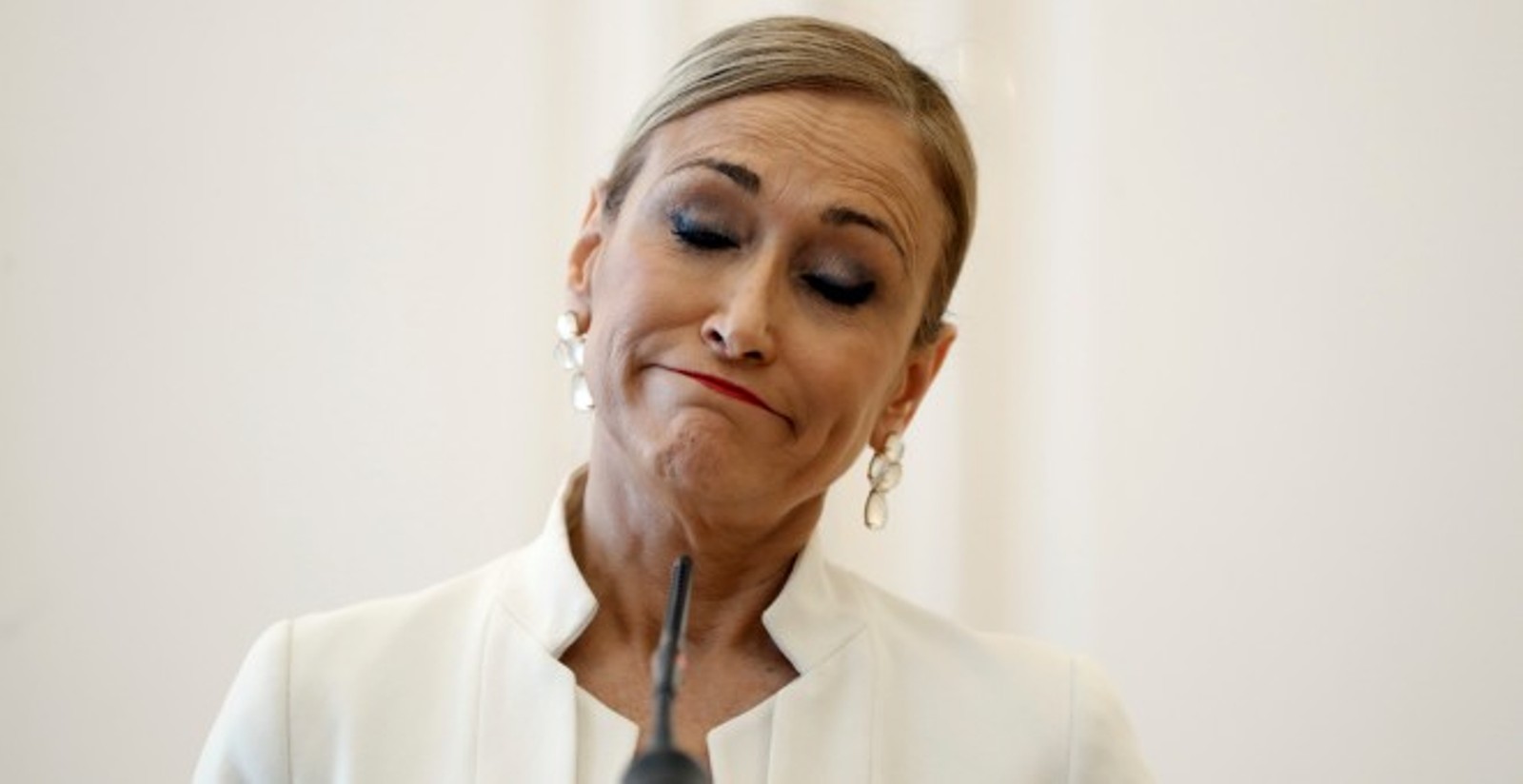 Un vídeo de Cifuentes robando cremas en un hiperme4rcado fuerza su dimisión
