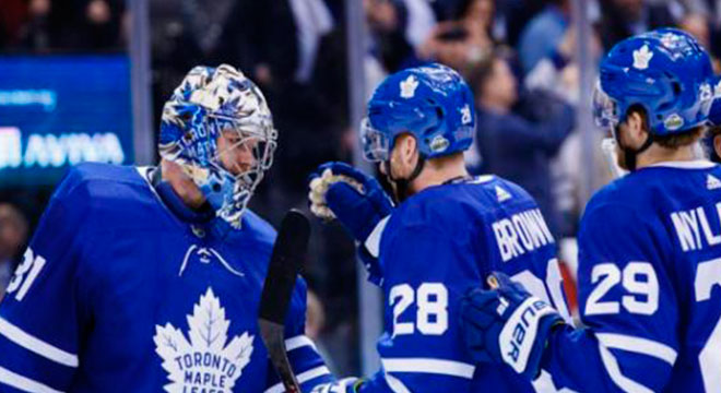 Los Maple Leafs sobreviven en Toronto y obligan a un juego 7 contra los Bruins
