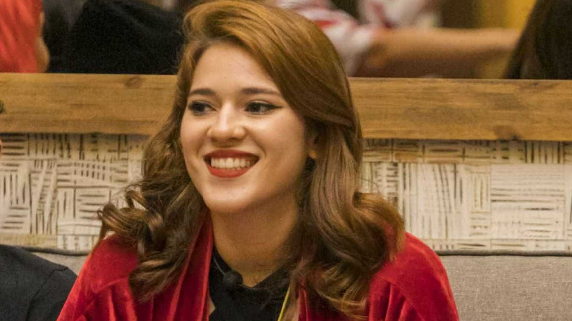 Emilly está com ciúmes de Ana Clara