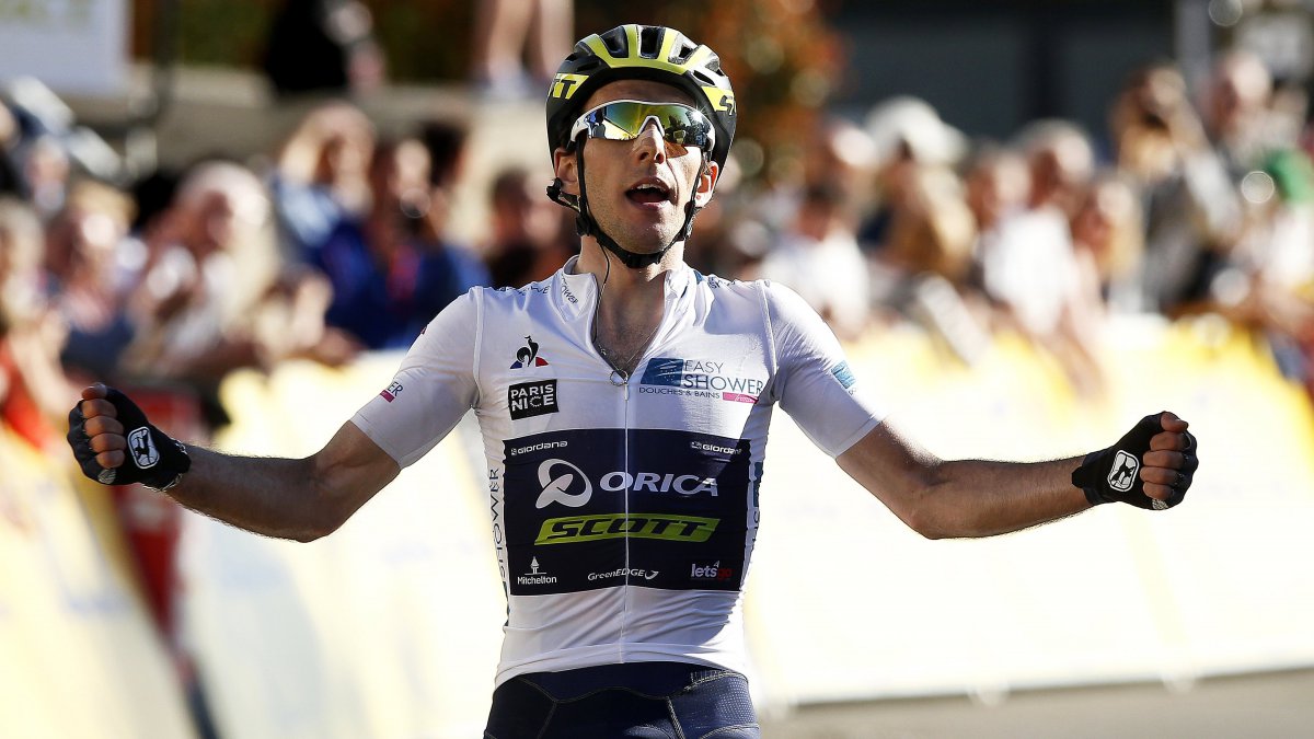 Giro de Italia: Simón Yates saboreando el papel del líder con Michelton-Scott
