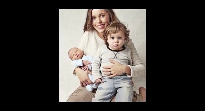 Jessa Duggar shows off her baby bump, taking on pregnancy rumors
