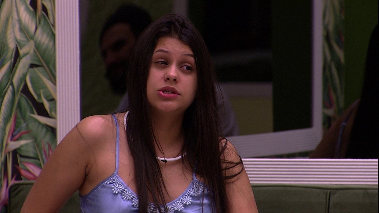 Após campanha de ódio, Ana Paula volta às redes sociais