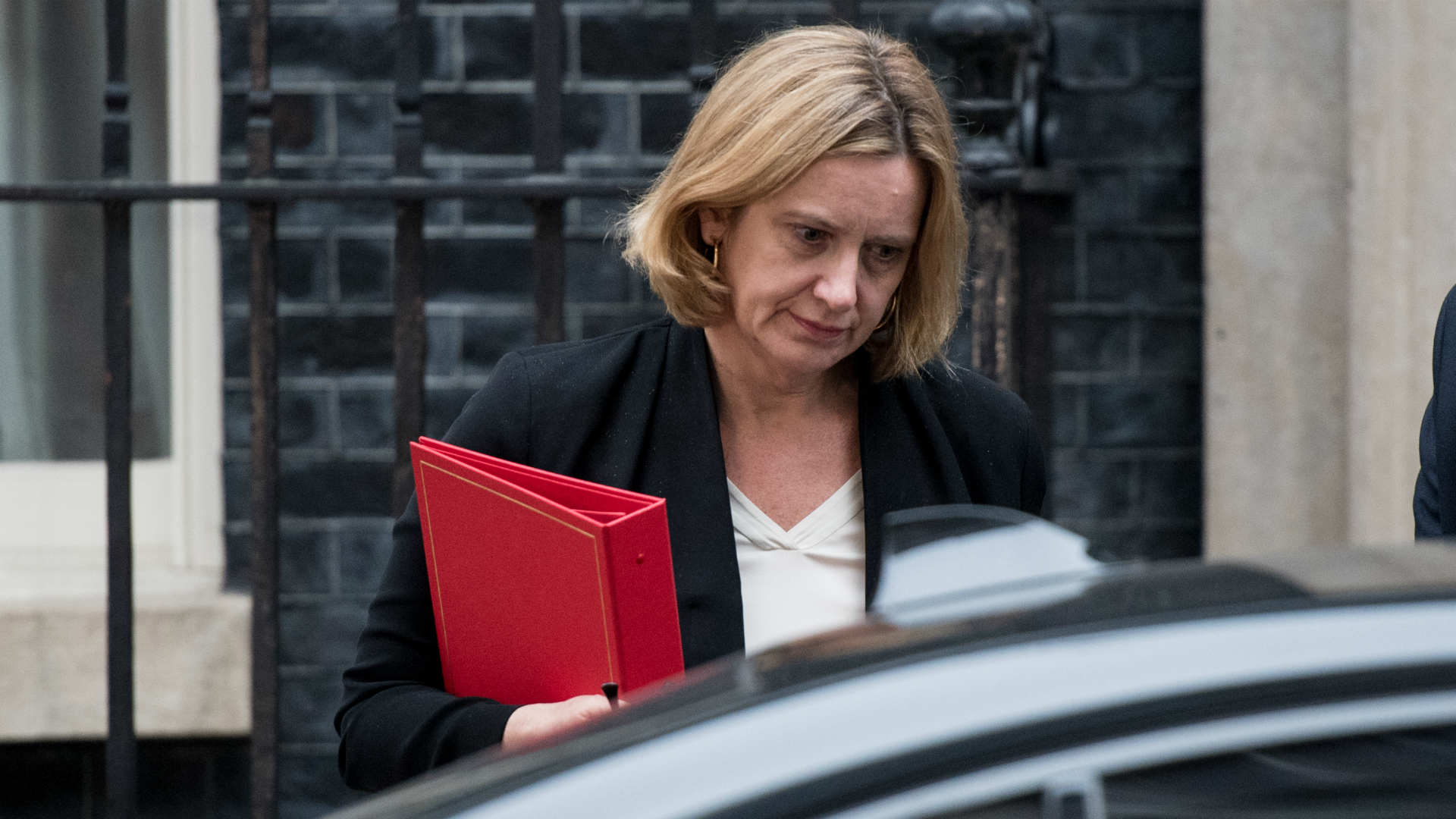 El escándalo de la deportación obliga a Amber Rudd a renunciar en desgracia