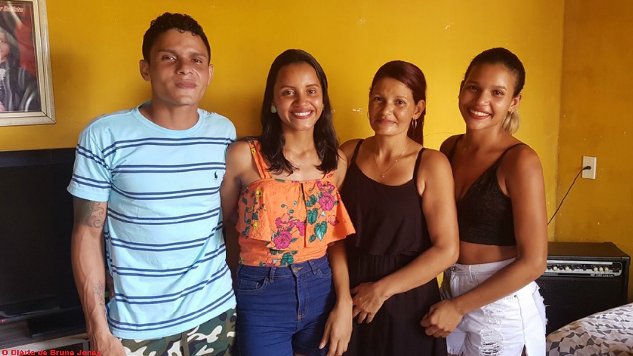 Irmã de Gleici faz ensaio de modelo e semelhança entre as duas impressiona; veja