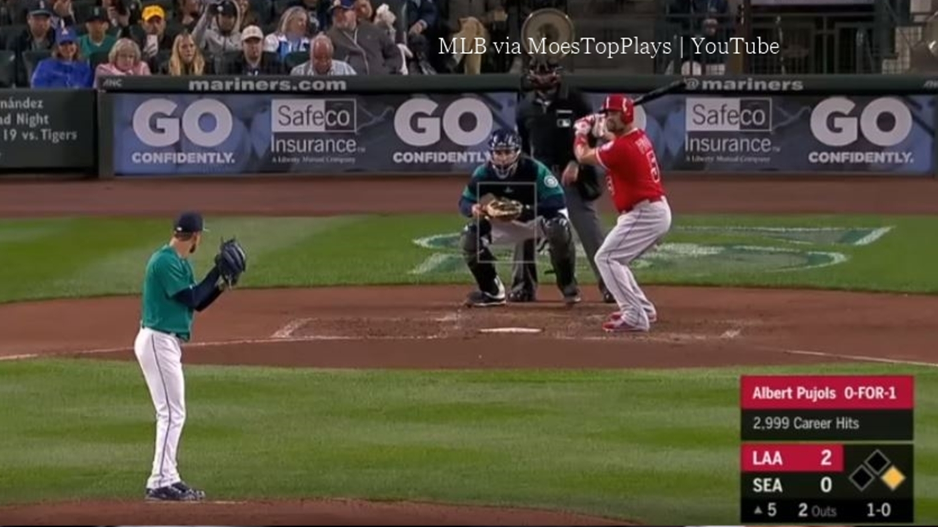 Albert Pujols reaches his historical milestone of 3000 hits.