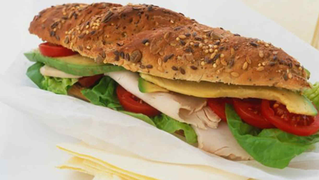 ¿Los alimentos salados aumentan la sed? No, hambre!