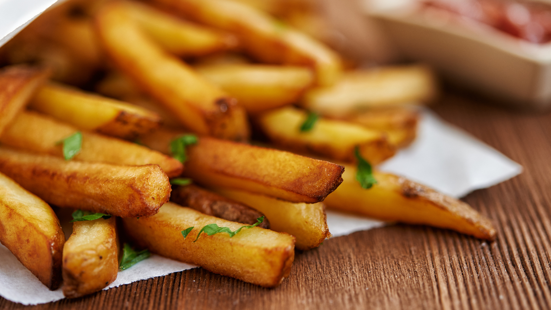 Una investigación dice que las papas fritas son más saludables que las ensaladas