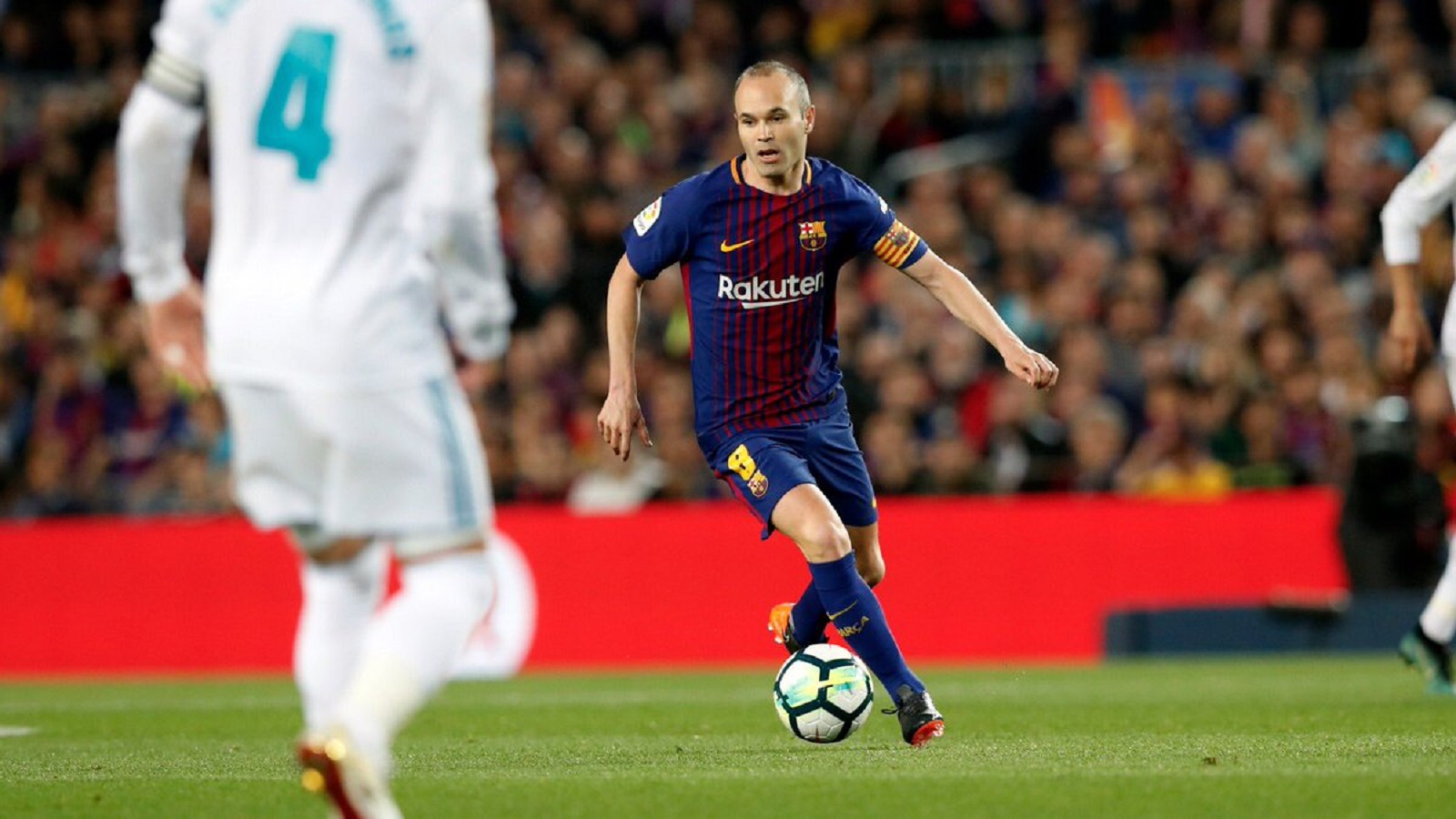 VIDEO: ¡Andrés Iniesta al fútbol japonés!
