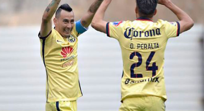 Rumor: América daría a Oribe Peralta en intercambio por Rubens Sambueza