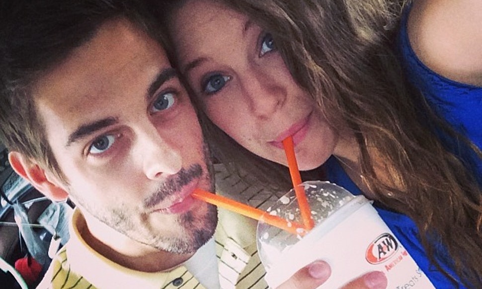 Derick Dillard gets slammed for tweeting picture of son building Trump's 'Wall'