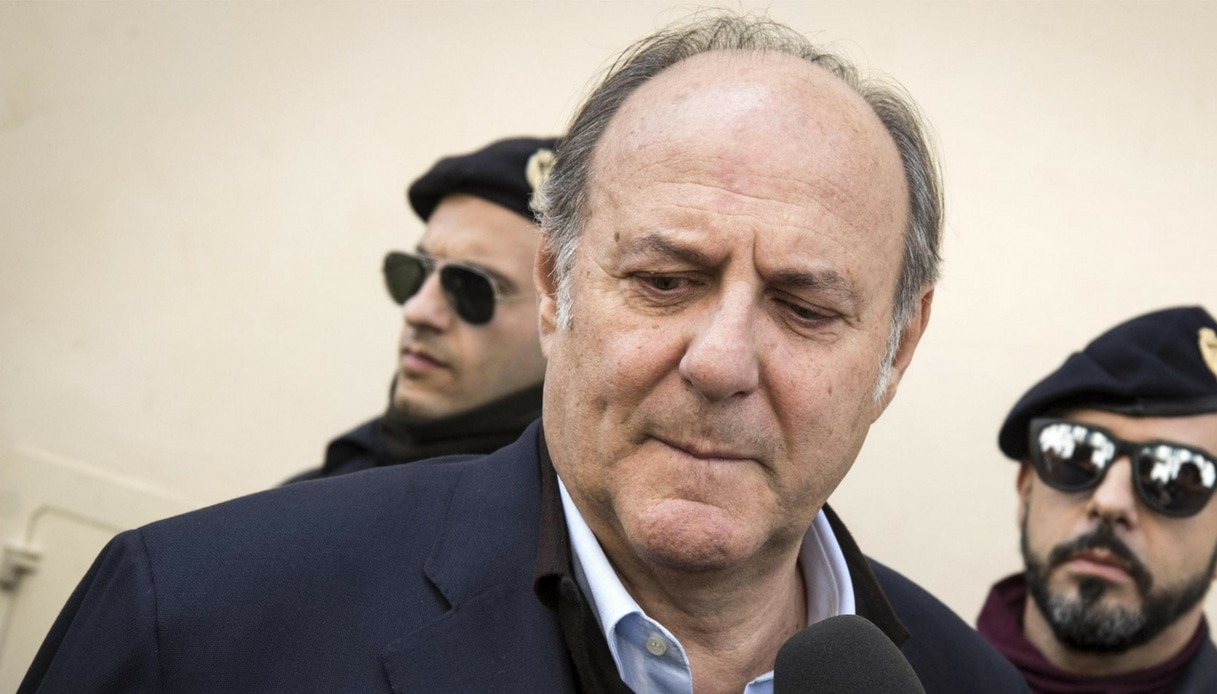 Gerry Scotti choc, approda su Facebook ed è subito polemica